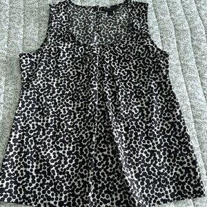 Banana Republic Silk Sleeveless Black and White Polka Dot Women's Top 
Blouse